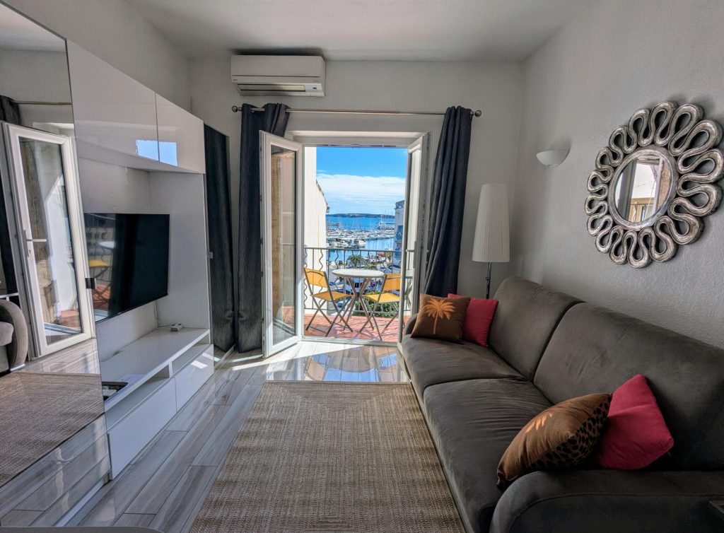 Newly refurbished apartment to a very high standard