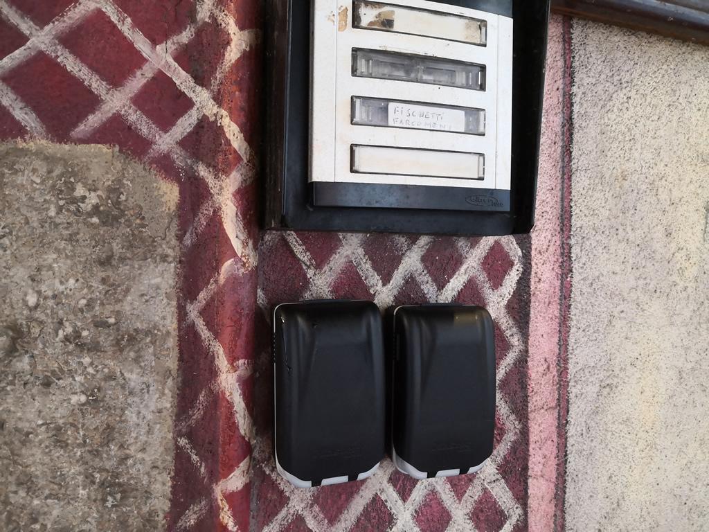 Self check in = secure key box