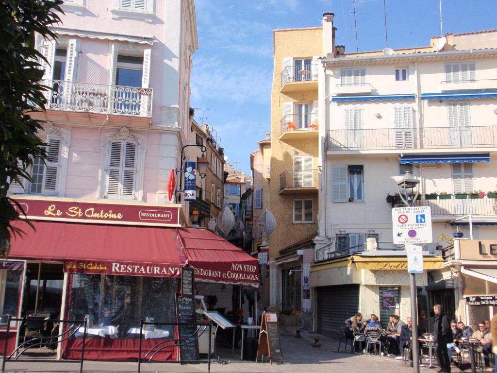 The apartment is located on the fourth floor yellow building